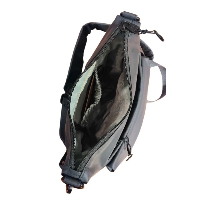 Aunts & Uncles YURA RE lite Umhängetasche outer space